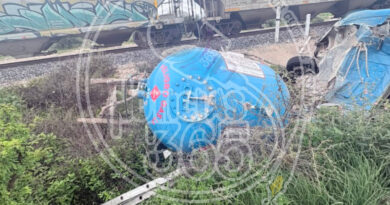 UNA PERSONA FALLECIDA,  EL SALDO DEL CHOQUE ENTRE EL FERROCARRIL Y UNA PIPA DE GAS, EN VIAS DE CAÑADA VERDE.
